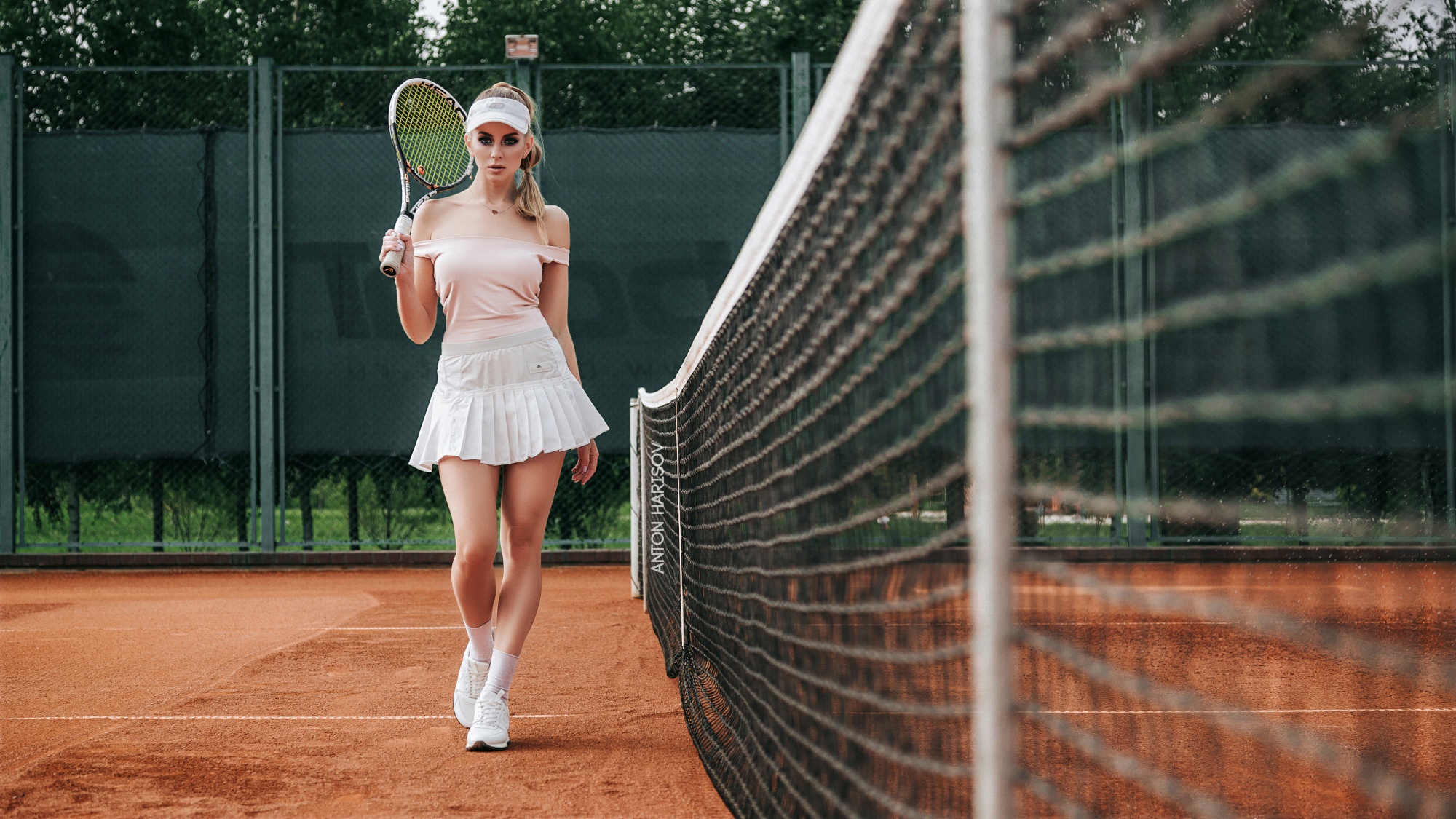 Голая теннисистка хочет с тобой сыграть