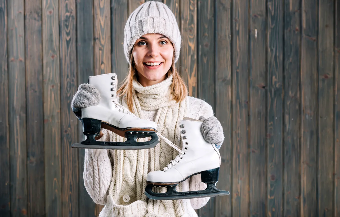 Красивые девушки зимой на коньках