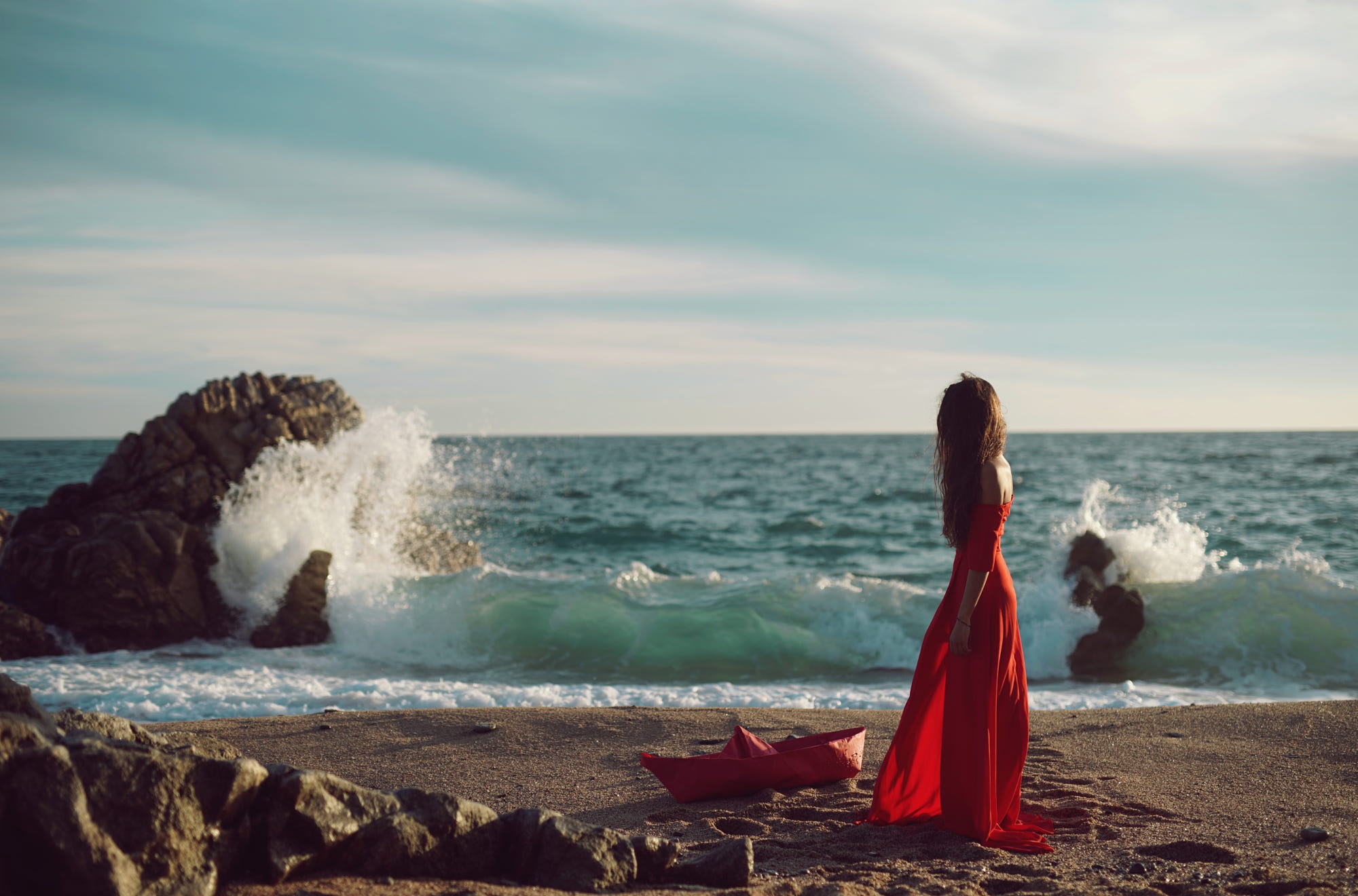 Фотосессия на море в длинном платье