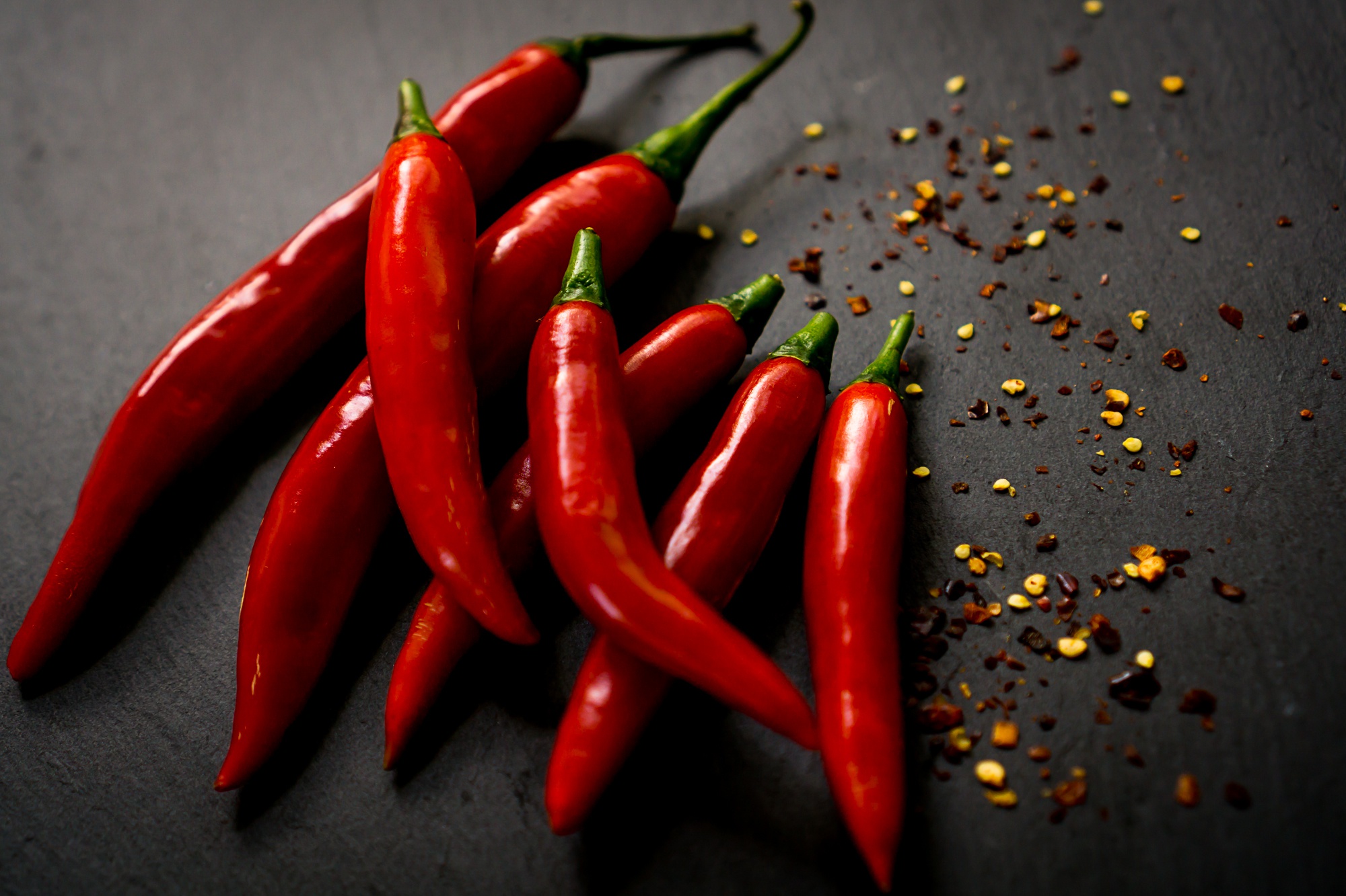Скачать обои фон, еда, Red Hot Chilli Pepper, раздел еда в разрешении 2000x...