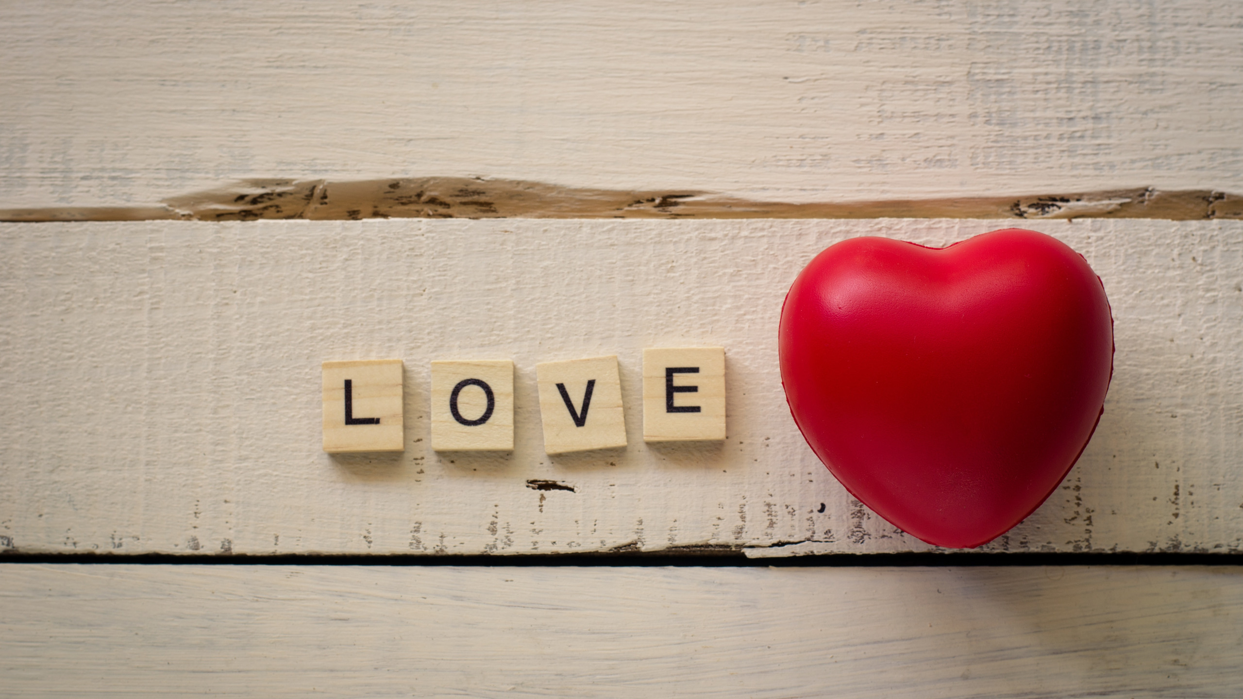Обои для рабочего стола. любовь, сердце, red, love, heart, wood, romantic. 