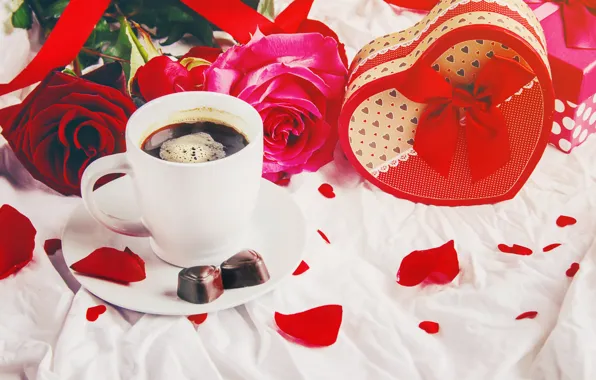 Картинка цветы, подарок, розы, букет, сердечки, красные, red, love, flowers, romantic, hearts, chocolate, coffee cup, valentine's …