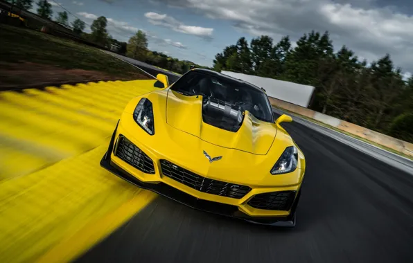 Картинка Corvette, Chevrolet, ZR1, Race, Yellow