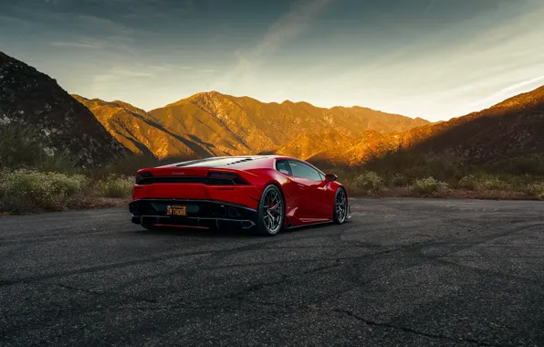 Картинка горы, красный, вид сзади, Lamborghini Huracan