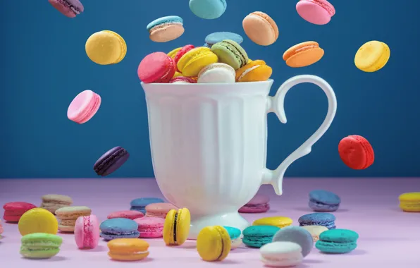 Картинка colorful, кружка, десерт, pink, пирожные, cup, сладкое, sweet, coffee, dessert, macaroon, french, macaron, макаруны