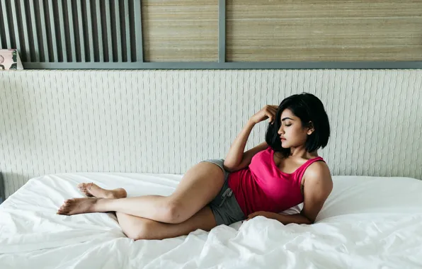 Обои girl, hot, sexy, legs, figure, model, beauty, pose, indian, girl on bed