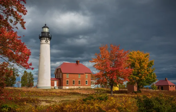 Картинка осень, деревья, маяк, дома, Мичиган, Michigan, Au Sable Light Station, Grand Marais
