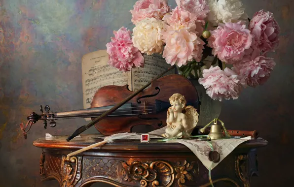 Картинка цветы, стиль, ноты, скрипка, букет, статуэтка, натюрморт, колокольчик, смычок, пионы, ангелочек, Андрей Морозов