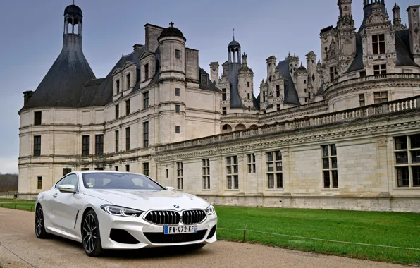Картинка белый, стена, газон, купе, BMW, 2018, 8-Series, 8er, G15, 840d xDrive M Sport
