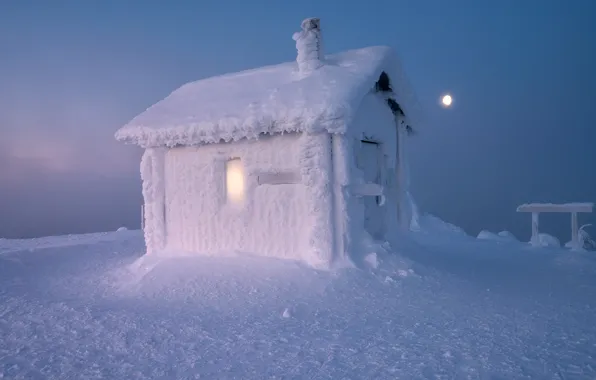 Картинка зима, снег, пейзаж, природа, дом, луна, утро, Лапландия, Андрей Базанов