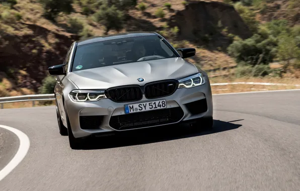 Картинка серый, BMW, седан, 4x4, 2018, четырёхдверный, M5, V8, F90, M5 Competition, на горной дороге