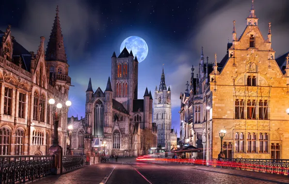 Картинка дорога, ночь, город, луна, улица, здания, фонари, собор, башни, Бельгия, Гент