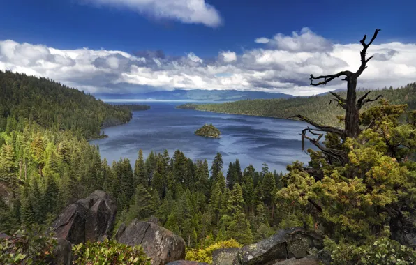 Картинка облака, деревья, пейзаж, горы, природа, озеро, камни, США, леса, Тахо, Lake Tahoe, Emerald Bay