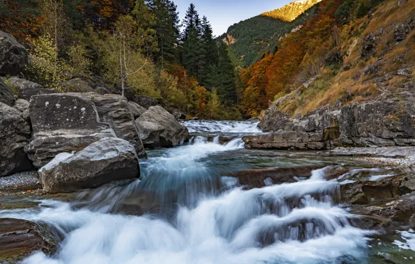 Картинка осень, деревья, пейзаж, горы, природа, река, камни, Пиренеи