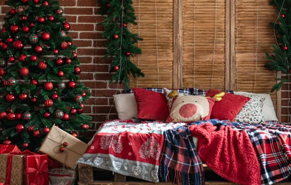 Картинка украшения, шары, елка, кровать, интерьер, подушки, Рождество, подарки, Новый год, christmas, плед, balls, winter, merry, …