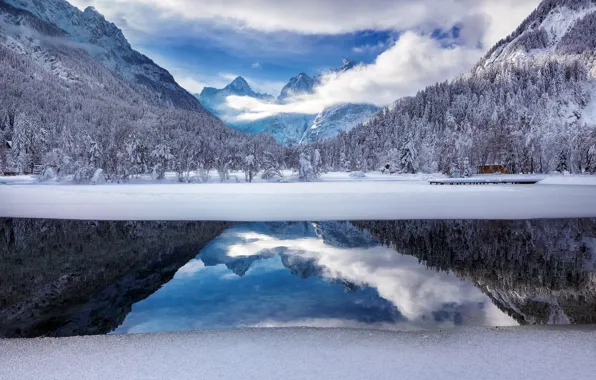Картинка Slovenia, Lake Jasna, Icy reflections