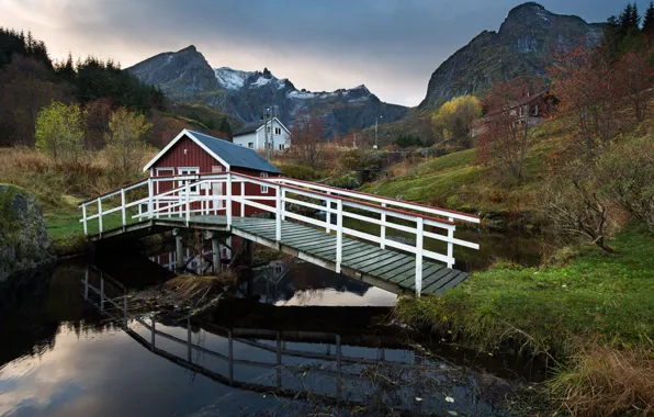 Картинка пейзаж, горы, природа, отражение, ручей, дома, деревня, Норвегия, мостик, Лофотены