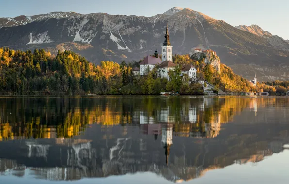 Картинка осень, горы, озеро, отражение, остров, Словения, Lake Bled, Slovenia, Бледское озеро, Блед, Assumption of Mary …