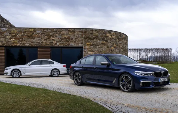 Картинка белый, трава, брусчатка, BMW, гибрид, 5er, тёмно-синий, 2017, 5-series, G30, седаны, M550i xDrive, M-performance, 530e …