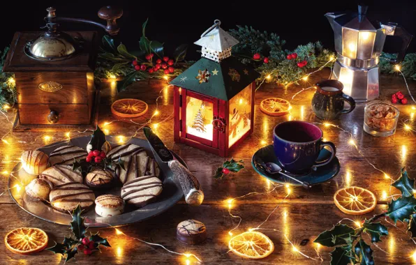 Картинка листья, стол, праздник, рождество, апельсины, печенье, тарелка, нож, чашки, фонарь, гирлянда, лампочки, остролист, кофеварка, кофемолка