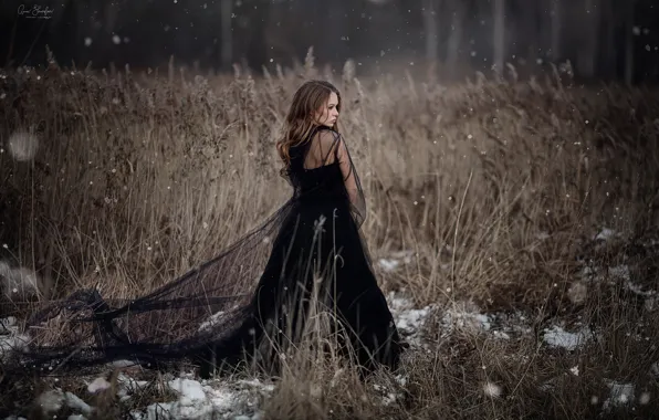 Картинка девушка, снег, чёрное платье, Анна Шувалова