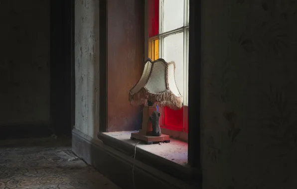 Картинка комната, лампа, окно, натурализм