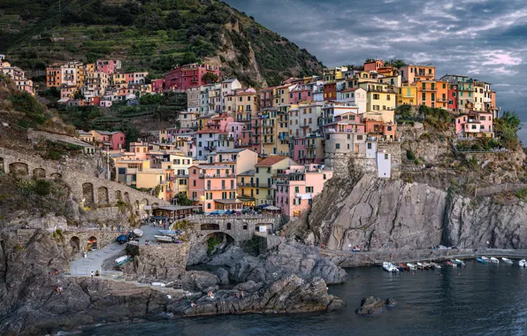 Картинка море, скалы, здания, дома, лодки, Италия, Italy, Лигурийское море, Manarola, Манарола, Cinque Terre, Чинкве-Терре, Ligurian …
