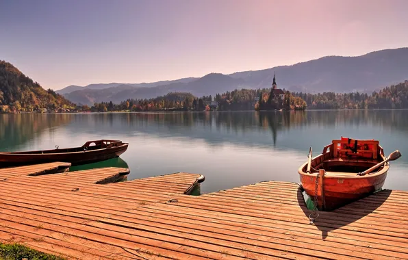 Картинка пейзаж, горы, природа, озеро, лодки, причал, леса, Словения, Бледское озеро, Блед