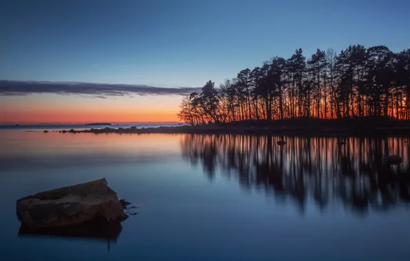 Картинка вода, деревья, закат, озеро, отражение, камень, Финляндия