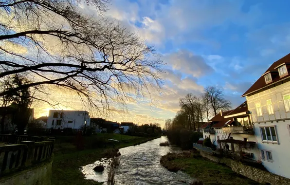 Картинка City, Clouds, Sky, River, Trees, Houses, Sun Goes Down, Photography by Tom