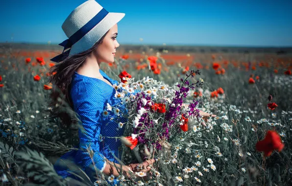 Картинка поле, лето, девушка, цветы, природа, букет, шляпа, платье, брюнетка, профиль, травы, Sergey Shatskov