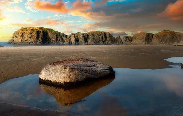 Картинка песок, море, пляж, вода, облака, свет, скалы, берег, камень, валун