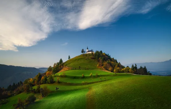 Картинка облака, деревья, пейзаж, горы, природа, холм, церковь, Словения, Valentin Valkov