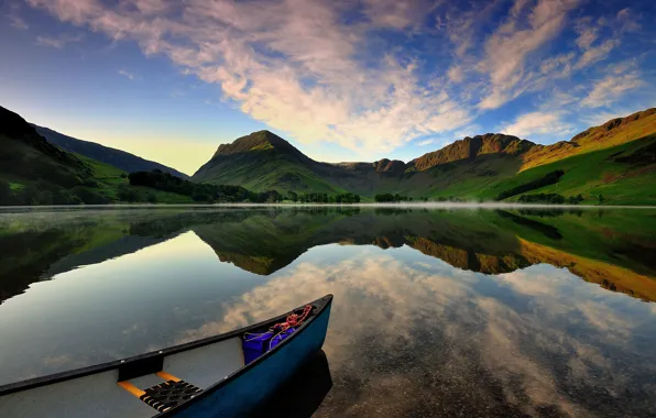 Картинка лето, облака, горы, озеро, отражение, синева, холмы, лодка, Англия, водоем, плавание