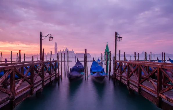 Картинка Италия, Венеция, набережная, гондолы