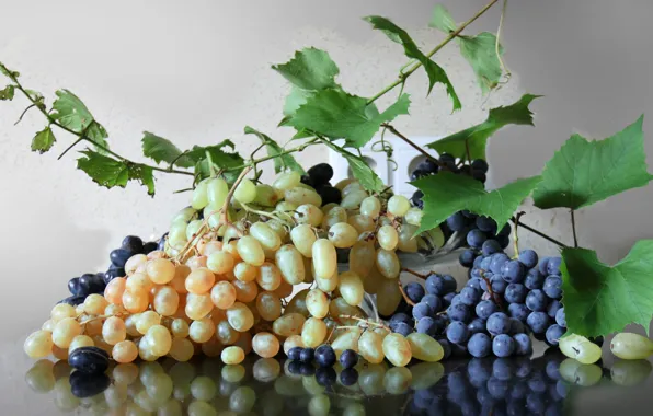 Картинка стол, виноград, грозди