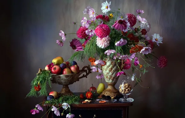Картинка цветы, яблоки, бокал, тумбочка, ваза, фрукты, орехи, натюрморт, сливы, миндаль, космея, бархатцы, георгины, бархотки, Мила …