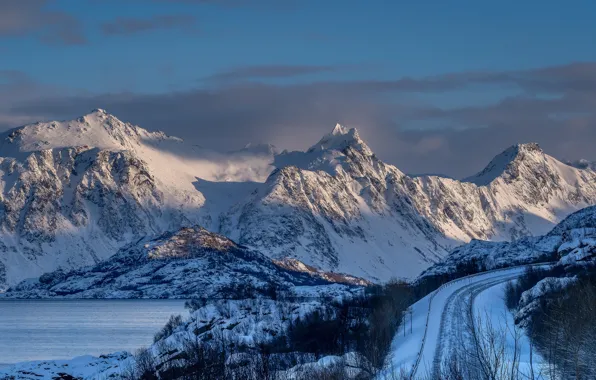 Картинка зима, горы, вершины, Норвегия, снежные, Лофотенские острова, Лофотены