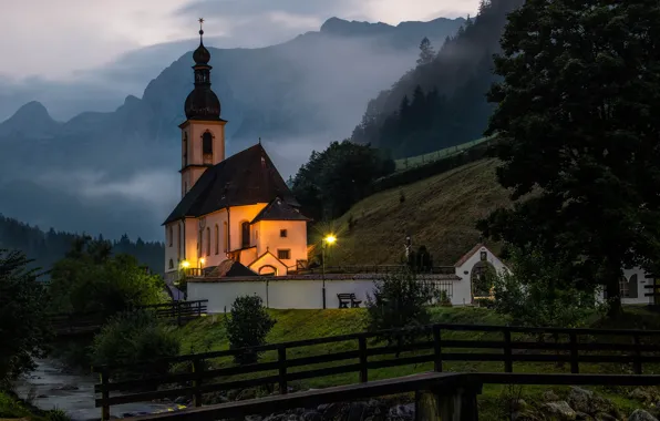 Картинка пейзаж, горы, туман, река, Австрия, освещение, фонари, церковь, мостик, Рамзау, Ramsau