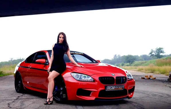 Картинка взгляд, Девушки, BMW, красный авто, красивая брюнетка, опёрлась на машину, Christiane Romicke