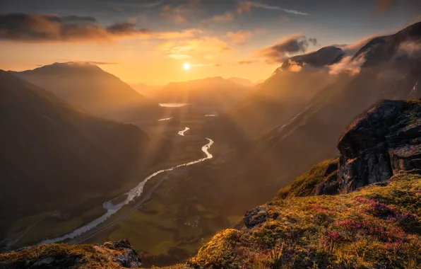 Картинка небо, солнце, горы, река, рассвет, вид, высота, Норвегия, Norway, Romsdalen, Ole Henrik Skjelstad