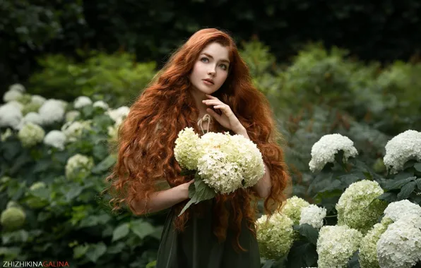 Картинка nature, flowers, model, women, redhead, green dress, wavy hair, women outdoors, Galina Zhizhikina