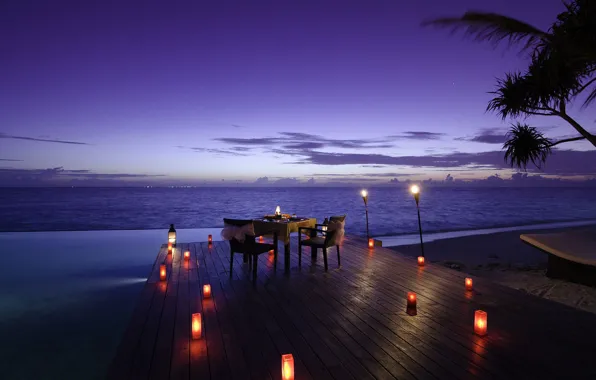 Картинка океан, берег, вечер, свечи, бассейн, курорт, столик, Maldives, ужин, Jumeirah Dhevanafushi, Romance at sunset