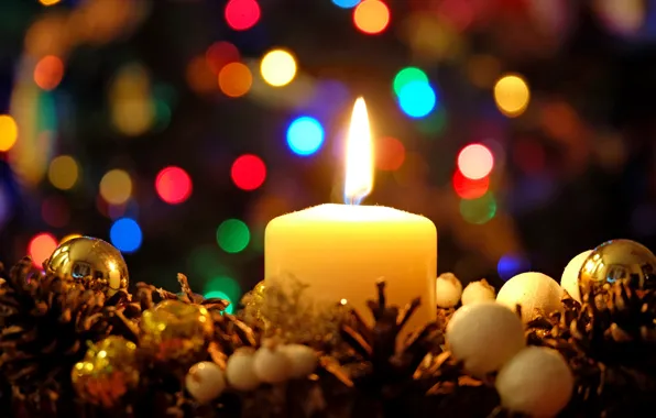 Картинка зима, шарики, огонь, пламя, праздник, свеча, огоньки, Рождество, Новый год, шишки, боке, ёлочные украшения, ёлочные …