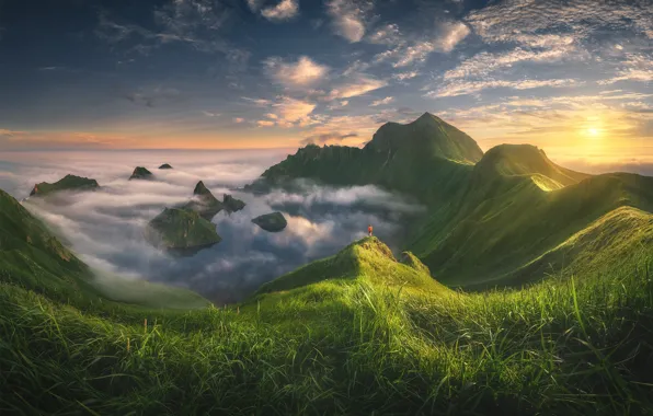 Картинка трава, солнце, облака, пейзаж, горы, природа, Анна Политова, Северные Курилы