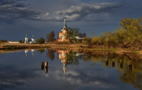Картинка осень, деревья, берег, весна, церковь, храм, Россия, водоем, сухая трава
