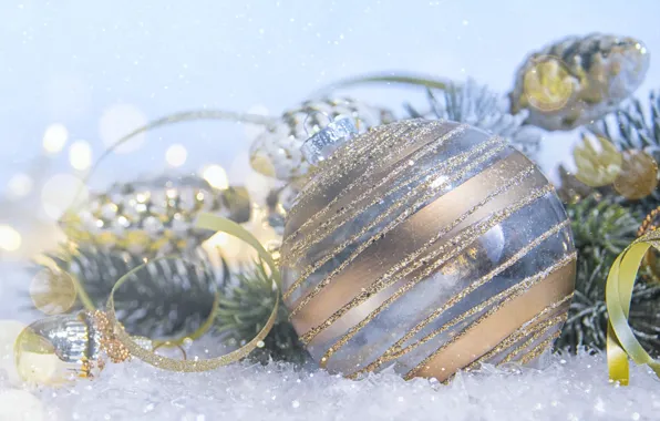Картинка шарики, свет, снег, полоски, праздник, Рождество, Новый год, хвоя, светлый фон, серпантин, шишки, боке, ёлочные …