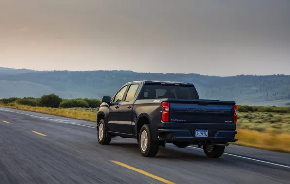 Картинка дорога, равнина, Chevrolet, пикап, Silverado, тёмно-синий, 2019, RST