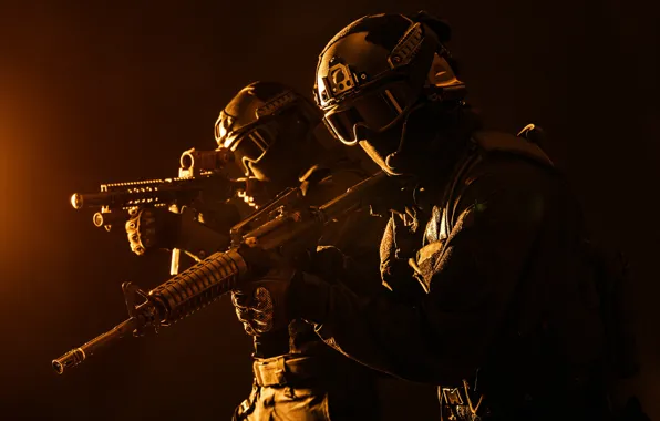 Картинка оружие, фон, маска, очки, солдаты, перчатки, шлем, форма, двое, бойцы
