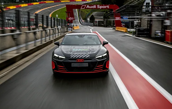 Картинка Audi, купе, трасса, ограждение, вид спереди, 2020, RS e-Tron GT Prototype
